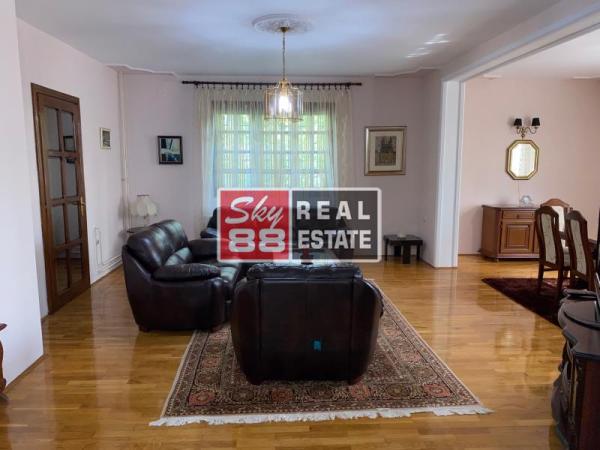 Slika 1 - Diane Budisavljević, Šestosoban stan za izdavanje, 340m2, 2.300€