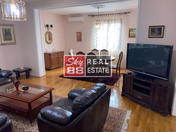 Slika 4 - Diane Budisavljević, Šestosoban stan za izdavanje, 340m2, 2.300€