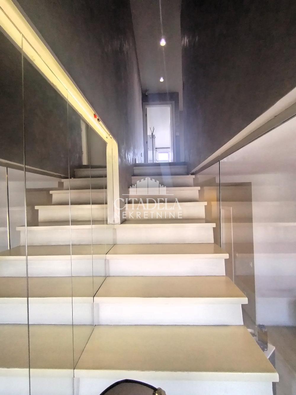 Slika 9 - Pećska, Petosoban stan za izdavanje, 118m2, 1.590€