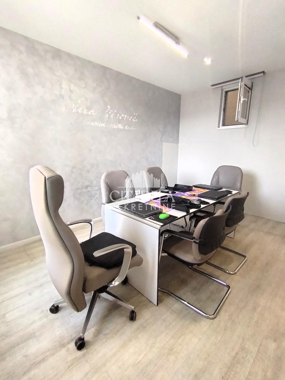 Slika 10 - Pećska, Petosoban stan za izdavanje, 118m2, 1.590€