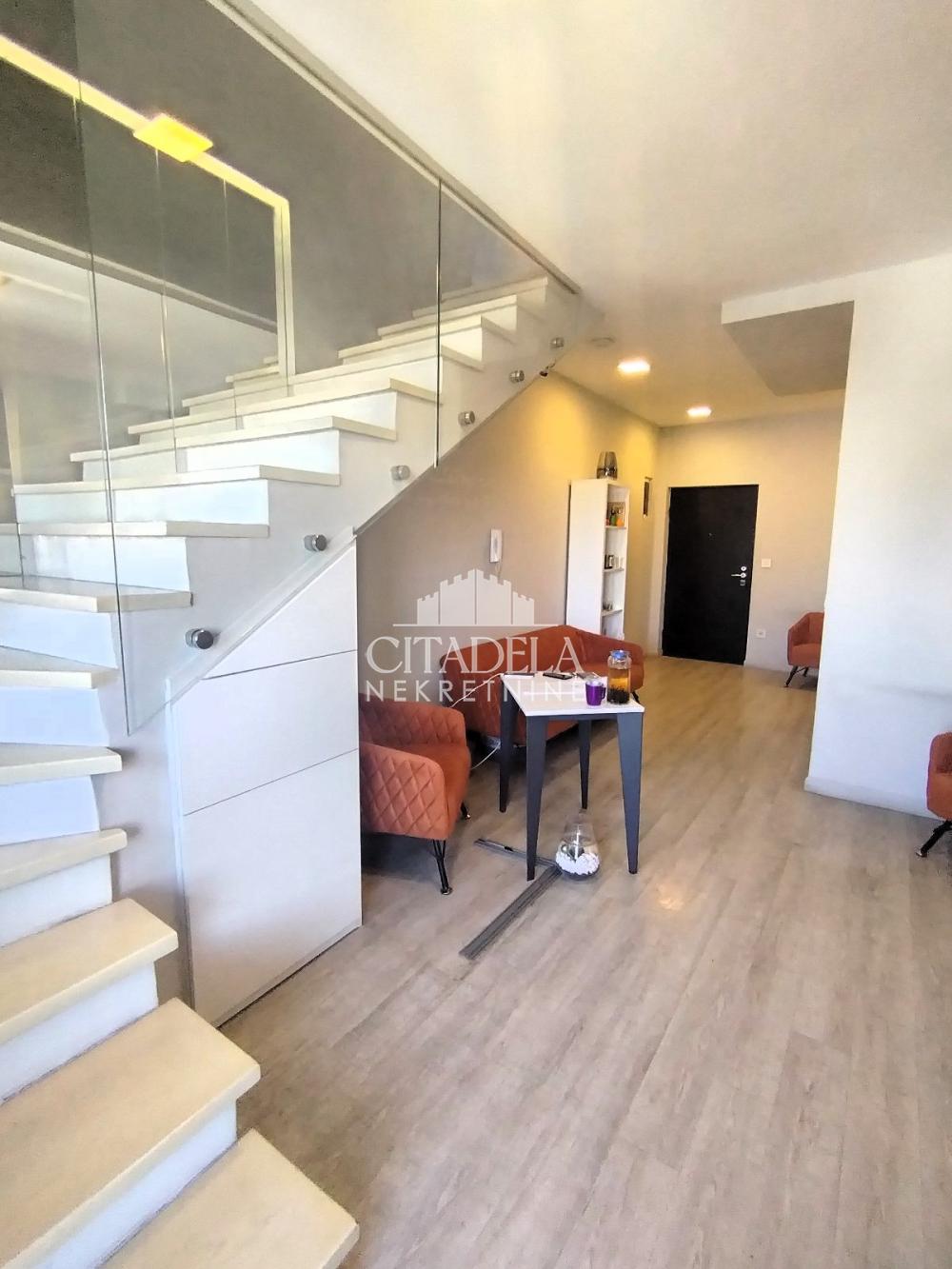 Slika 11 - Pećska, Petosoban stan za izdavanje, 118m2, 1.590€