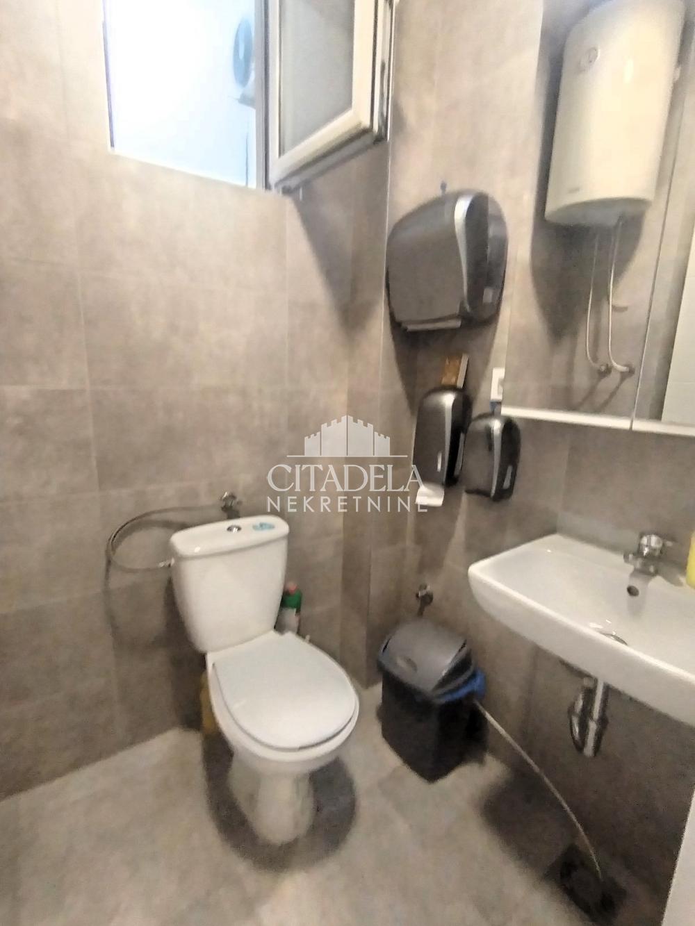 Slika 6 - Pećska, Petosoban stan za izdavanje, 118m2, 1.590€