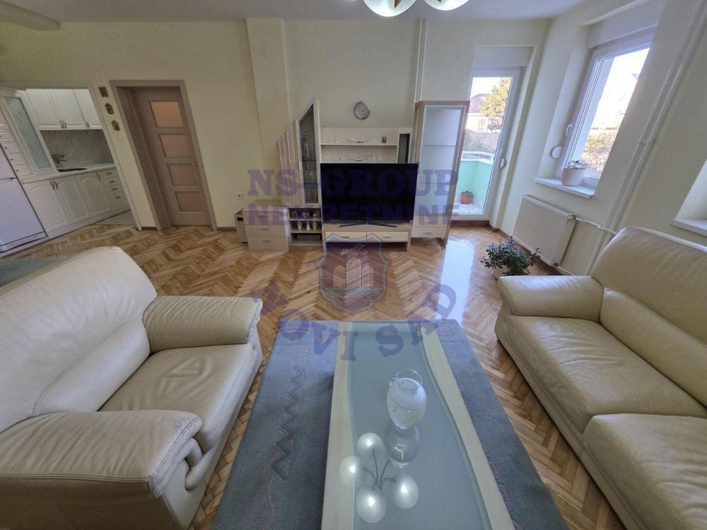 Slika 1 - Teodora Pavlovića, Trosoban stan na prodaju, 80m2, 218.360€
