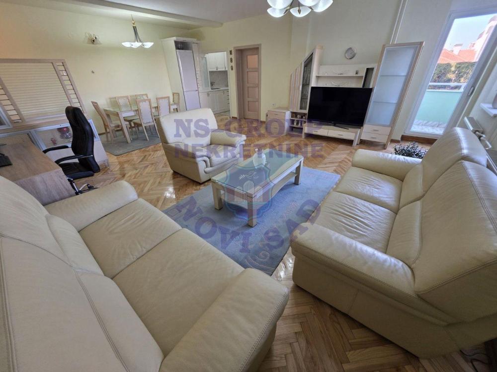 Slika 4 - Teodora Pavlovića, Trosoban stan na prodaju, 80m2, 218.360€