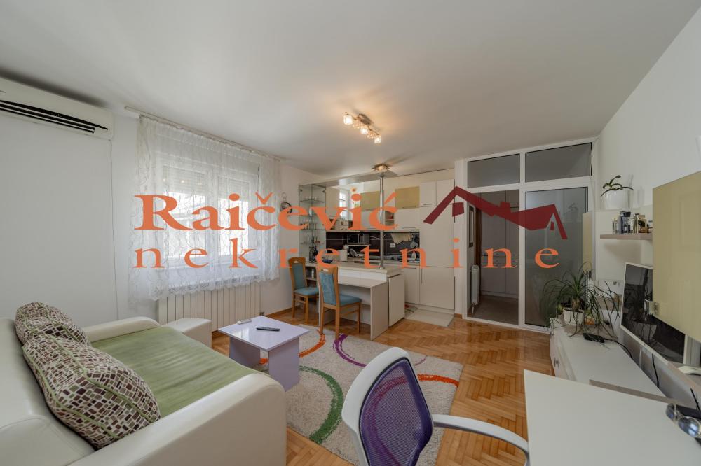 Slika 1 - Kumodraska, Dvosoban stan na prodaju, 39m2, 130.000€