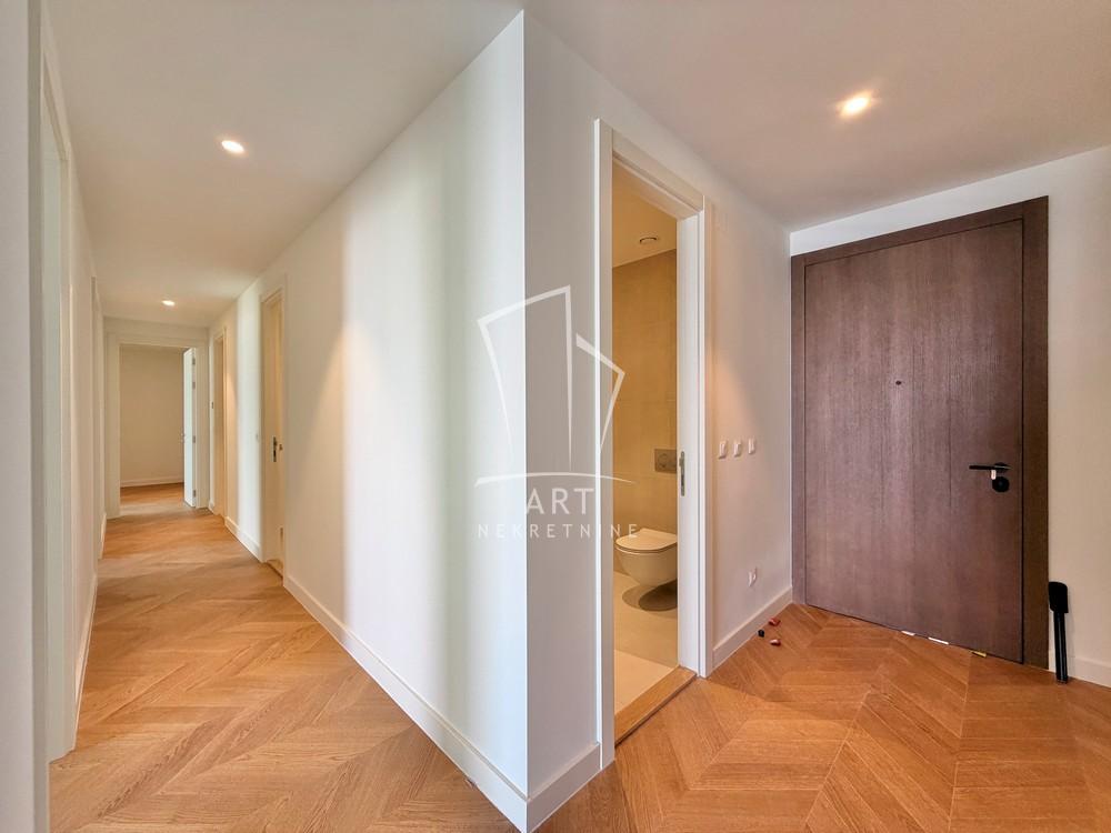 Slika 9 - Briselska, Četvorosoban stan za izdavanje, 175m2, 4.500€
