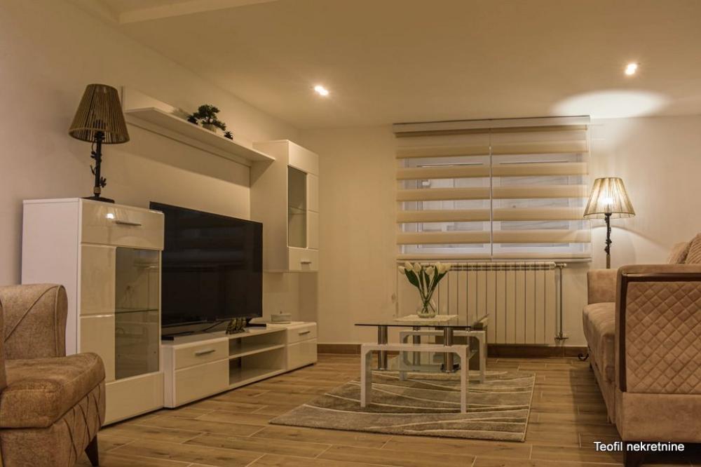 Glavna slika -Južni bulevar, Dvoiposoban stan za izdavanje, 74m2, 750€