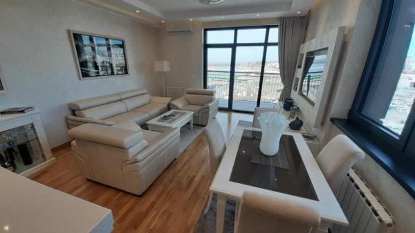 Slika 2 - Bulevar Vudroa Vilsona, Četvorosoban stan za izdavanje, 91m2, 2.000€