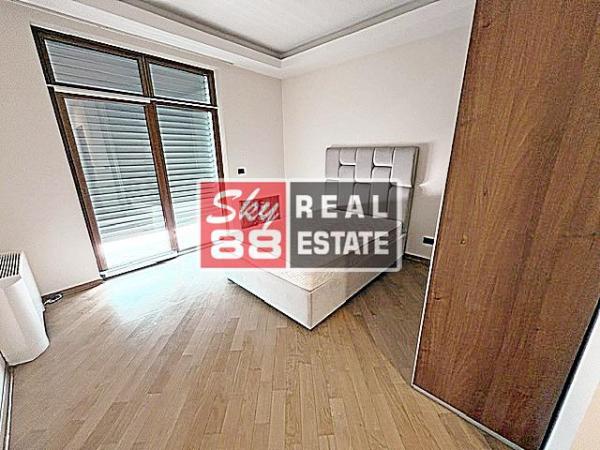 Slika 11 - Petosoban stan za izdavanje, 330m2, 4.200€
