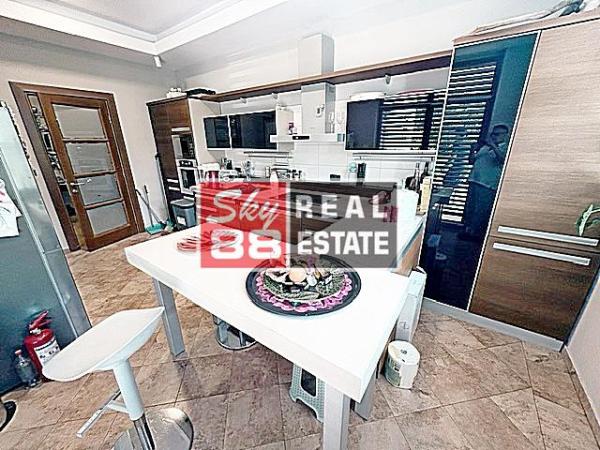 Slika 4 - Petosoban stan za izdavanje, 330m2, 4.200€
