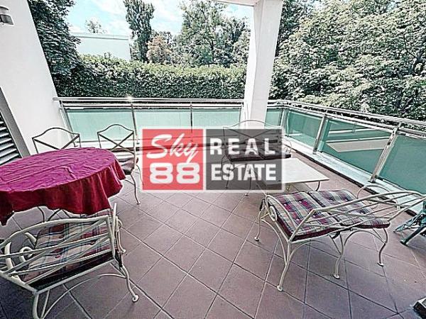 Slika 8 - Petosoban stan za izdavanje, 330m2, 4.200€