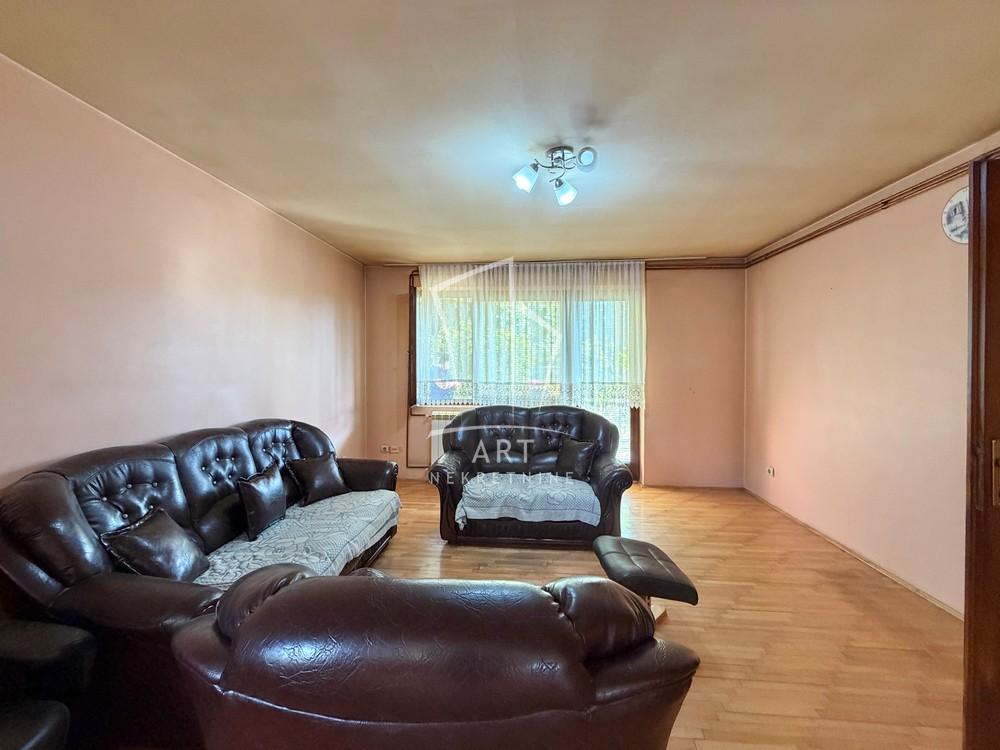 Slika 2 - Dušana Stojanovića,  Kuća na prodaju, 261m2, 225.000€