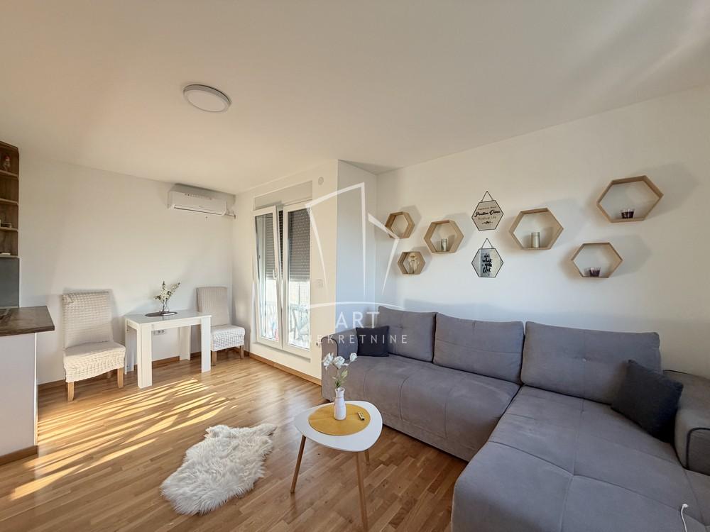Slika 1 - Milića od Mačve, Trosoban stan na prodaju, 57m2, 171.000€