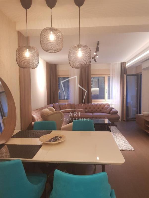 Slika 1 - Nebojšina, Dvoiposoban stan za izdavanje, 70m2, 1.300€