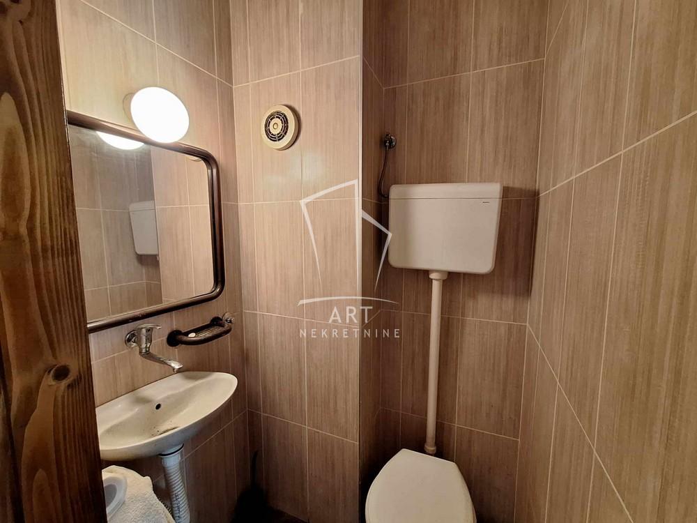 Slika 8 - Aleksandra Stamboliskog, Trosoban stan za izdavanje, 80m2, 1.100€