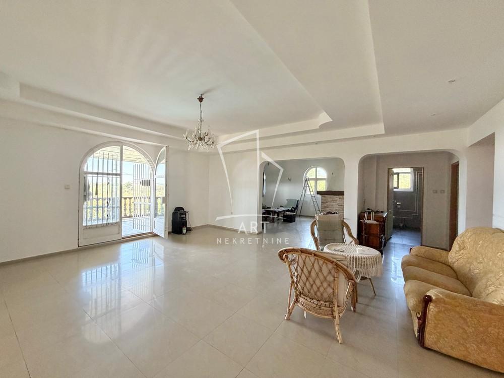 Slika 2 - Put za Markoviće,  Kuća na prodaju, 610m2, 1.096.000€