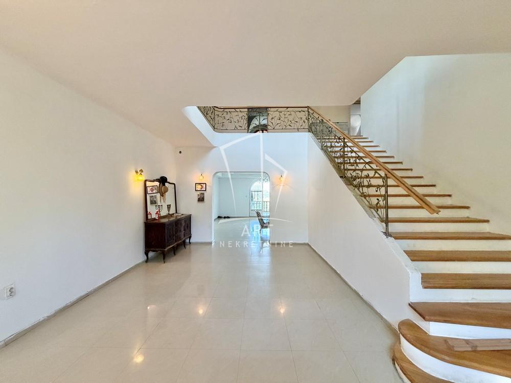 Slika 6 - Put za Markoviće,  Kuća na prodaju, 610m2, 1.096.000€