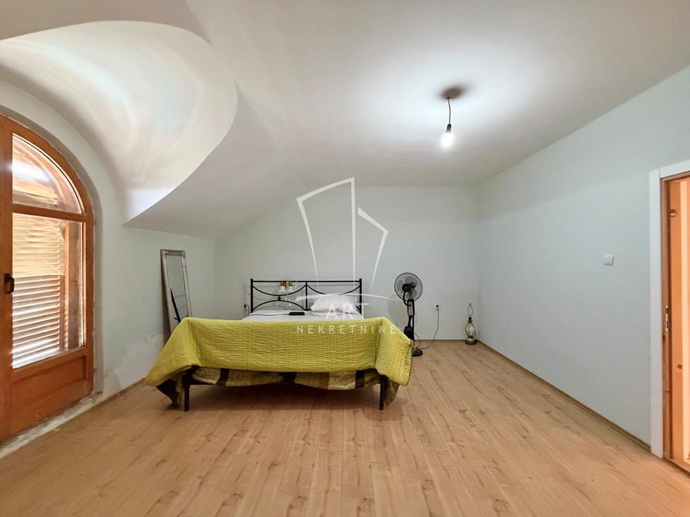 Slika 8 - Put za Markoviće,  Kuća na prodaju, 610m2, 1.096.000€
