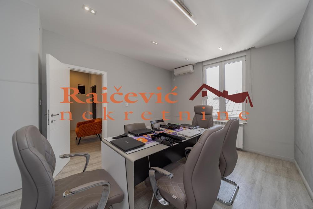 Slika 6 - Pecska, Petosoban stan na prodaju, 118m2, 349.000€
