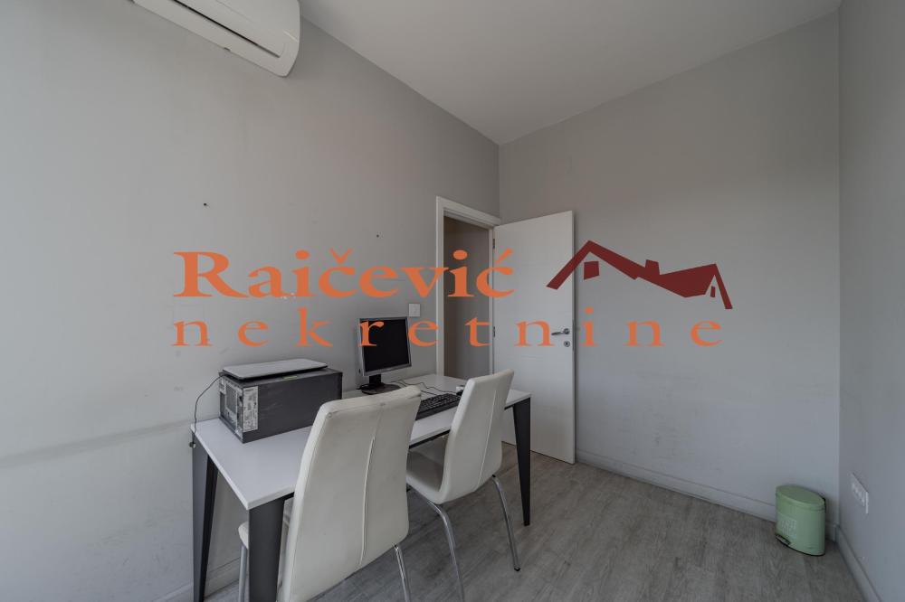 Slika 9 - Pecska, Petosoban stan na prodaju, 118m2, 349.000€