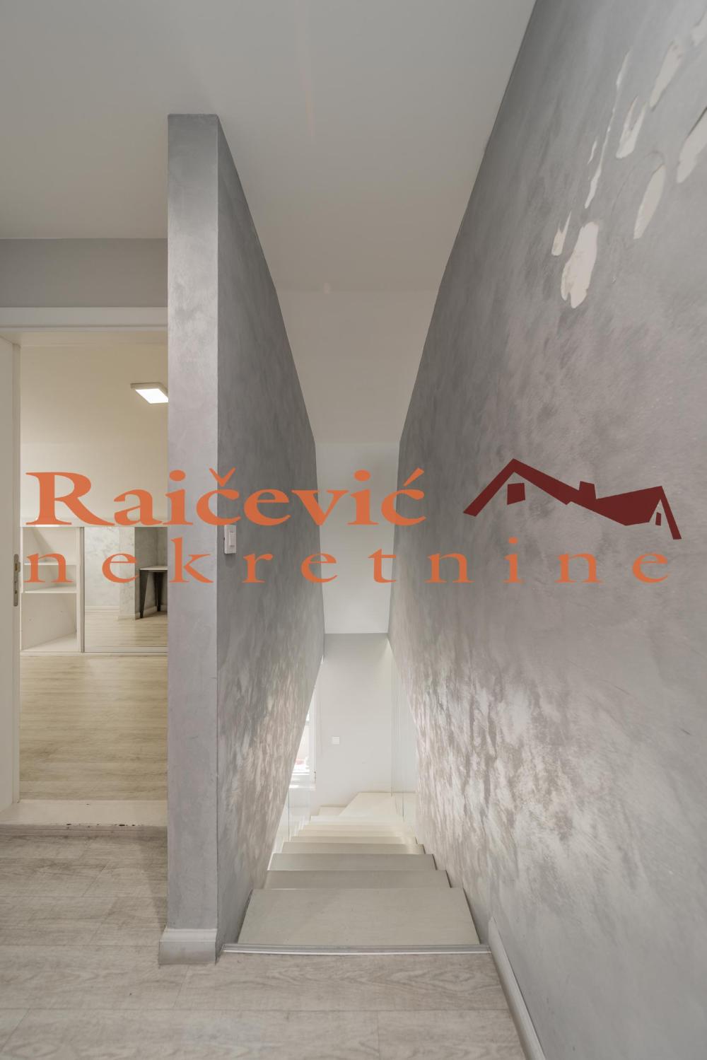 Slika 10 - Pecska, Petosoban stan na prodaju, 118m2, 349.000€
