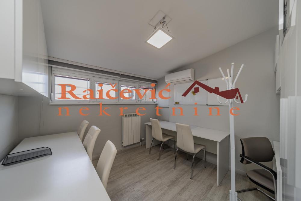 Slika 11 - Pecska, Petosoban stan na prodaju, 118m2, 349.000€