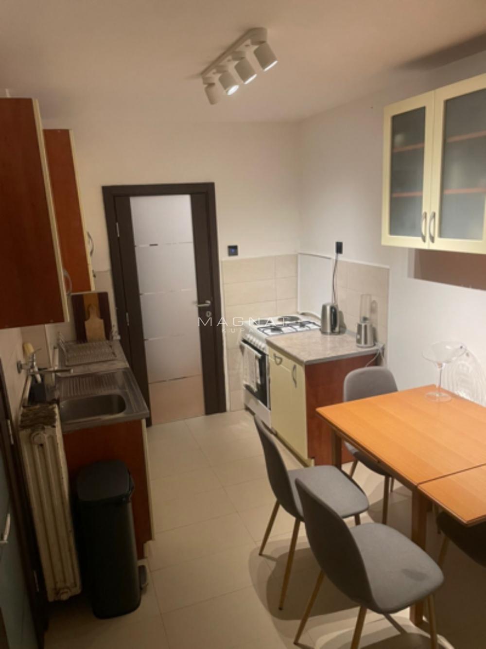 Slika 2 - Cara Lazara, Trosoban stan na prodaju, 68m2, 570.000€
