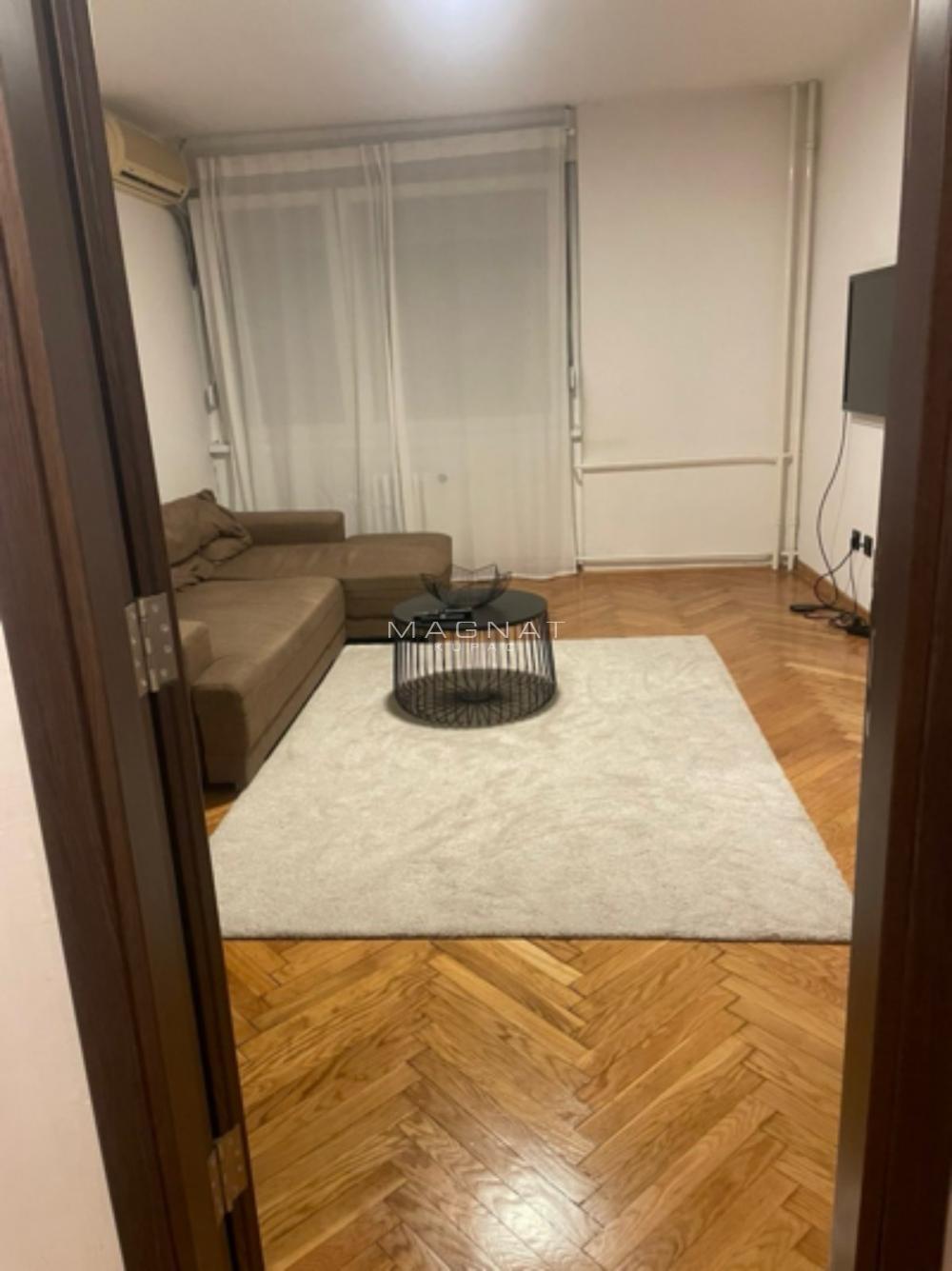 Glavna slika -Cara Lazara, Trosoban stan na prodaju, 68m2, 570.000€
