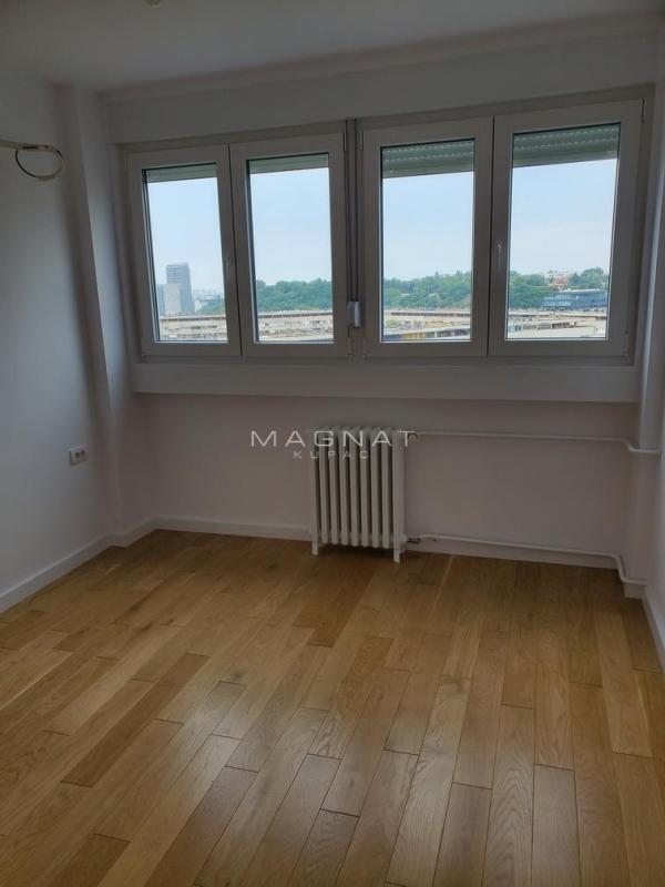 Slika 4 - Bulevar Arsenija Čarnojevića, Četvorosoban stan na prodaju, 95m2, 310.000€