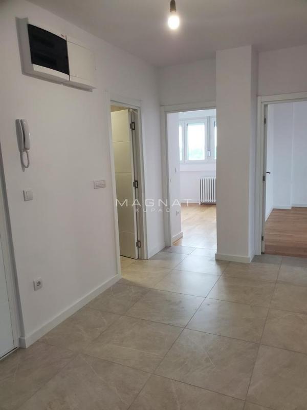 Glavna slika -Bulevar Arsenija Čarnojevića, Četvorosoban stan na prodaju, 95m2, 310.000€