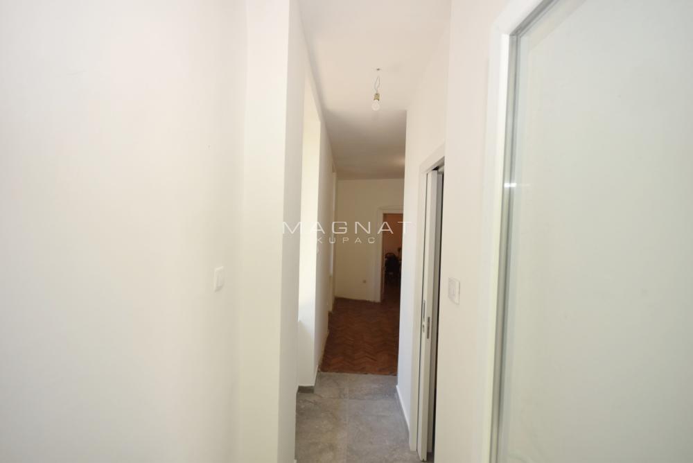 Slika 2 - Džordža Vašingtona, Trosoban stan na prodaju, 87m2, 289.900€