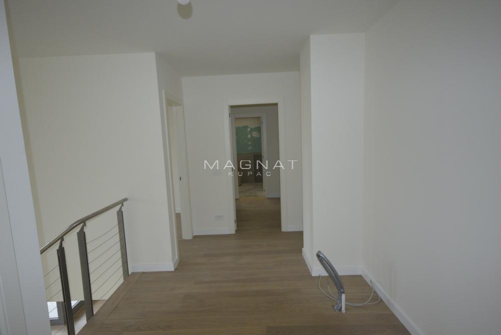 Slika 8 - Admirala Vukovića, Četvorosoban stan na prodaju, 133m2, 505.400€