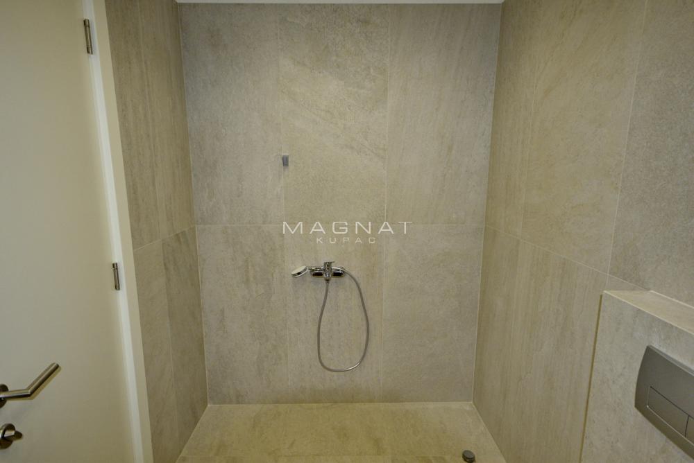 Slika 10 - Admirala Vukovića, Četvorosoban stan na prodaju, 133m2, 505.400€