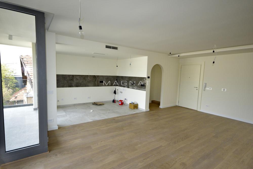 Glavna slika -Admirala Vukovića, Četvorosoban stan na prodaju, 133m2, 505.400€