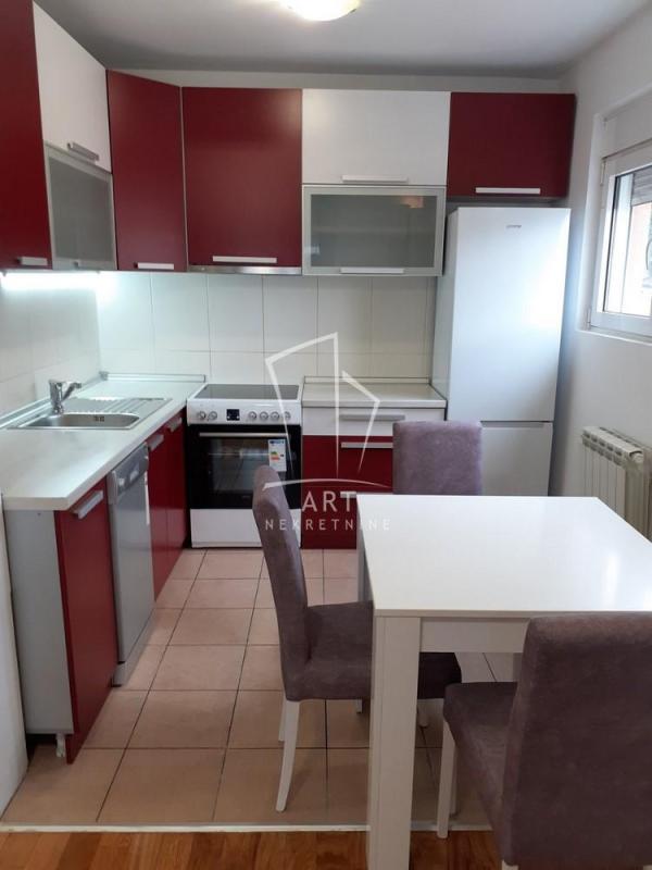 Slika 4 - Tikveška, Jednoiposoban stan za izdavanje, 43m2, 700€
