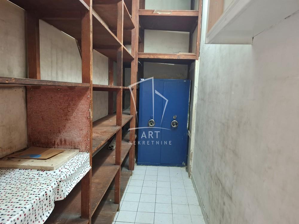 Slika 3 - Bulevar Despota Stefana,  Lokal za izdavanje, 40m2, 600€