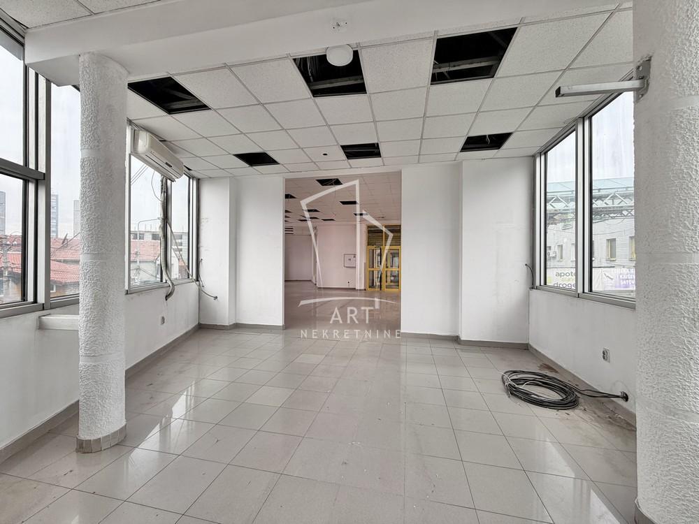 Slika 6 - Bulevar Kralja Aleksandra,  Lokal na prodaju, 135m2, 270.000€