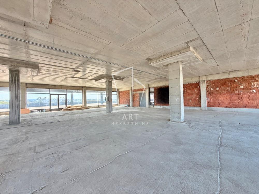 Slika 4 - Smederevski put,  Lokal za izdavanje, 940m2, 7.800€