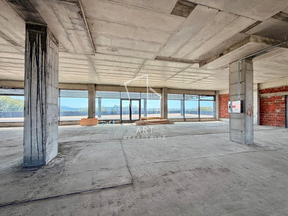 Slika 5 - Smederevski put,  Lokal za izdavanje, 940m2, 7.800€