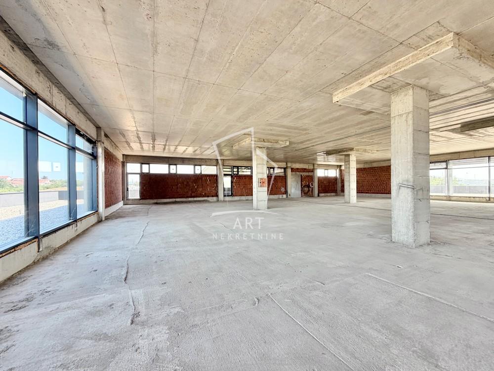 Slika 1 - Smederevski put,  Lokal za izdavanje, 940m2, 7.800€