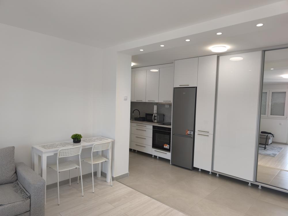 Slika 1 - Dvosoban stan za izdavanje, 58m2, 800€
