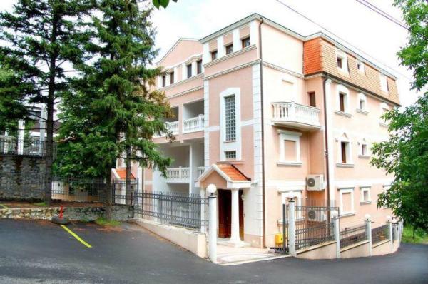 Slika 10 - Jevrema Grujića, Petosoban stan za izdavanje, 300m2, 2.500€