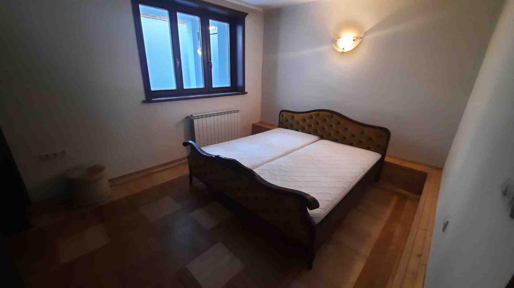 Slika 1 - Jevrema Grujića, Četvorosoban stan za izdavanje, 106m2, 1.100€