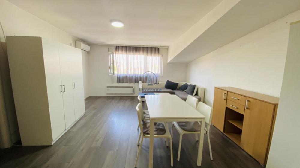 Slika 2 - Ivana Milutinovića, Dvoiposoban stan na prodaju, 59m2, 145.000€