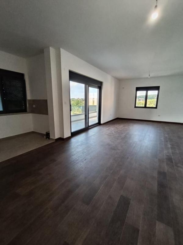 Slika 4 - Četvoroiposoban stan na prodaju, 140m2, 360.000€