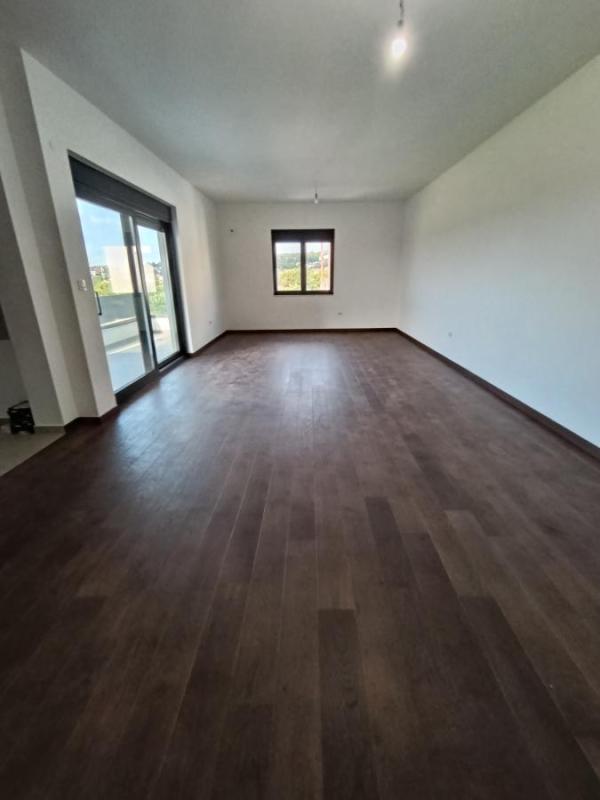Slika 3 - Četvoroiposoban stan na prodaju, 140m2, 360.000€