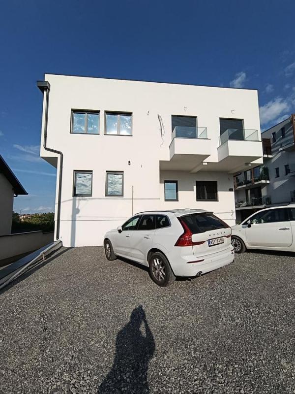 Slika 8 - Četvoroiposoban stan na prodaju, 140m2, 360.000€