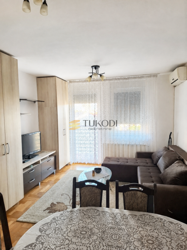 Glavna slika -Jednoiposoban stan za izdavanje, 43m2, 400€