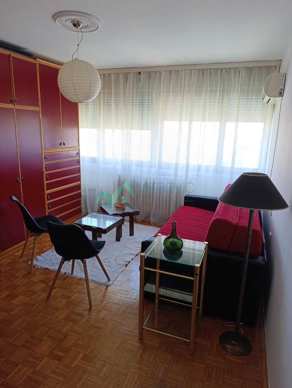 Glavna slika -Jednoiposoban stan za izdavanje, 39m2, 350€