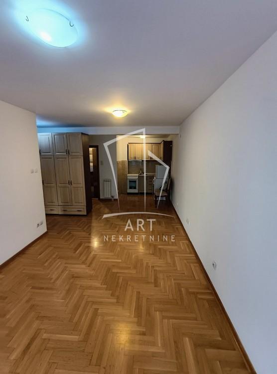 Slika 1 - Sazonova, Jednoiposoban stan za izdavanje, 44m2, 600€